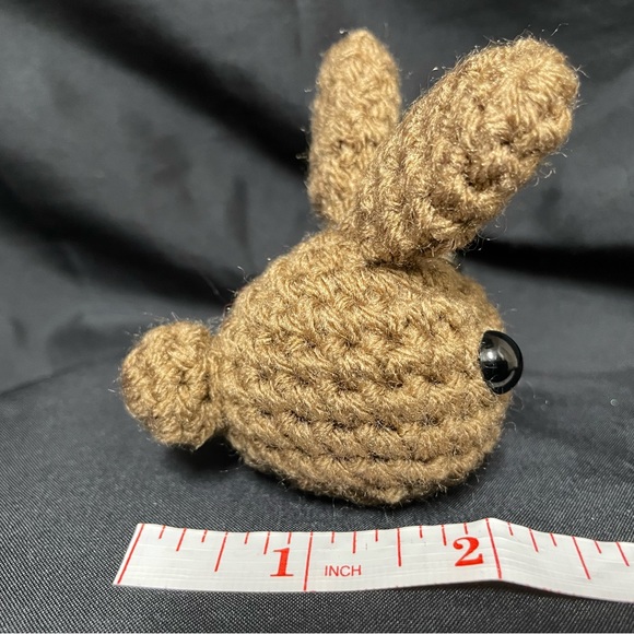 CROCHET MINI MOCHIBUN KEYCHAIN- CAFE LATTE - Picture 2 of 4